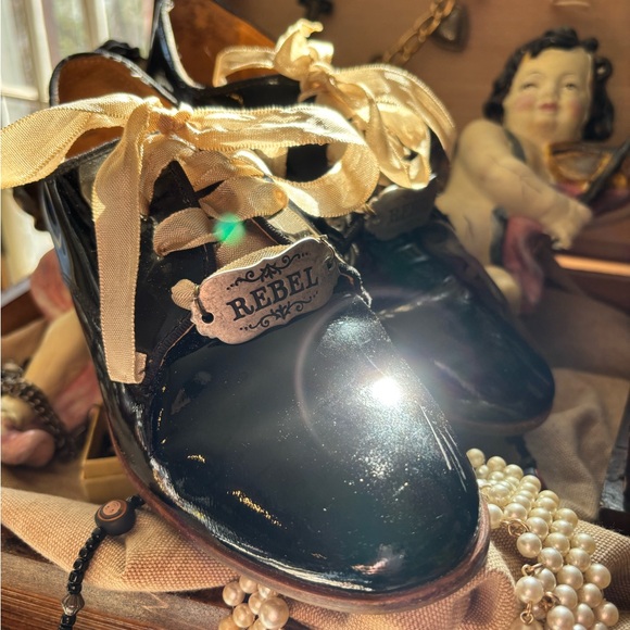 Upcycled black genuine leather black patent tie up brogues oxfords lace up REBEL - Picture 12 of 14